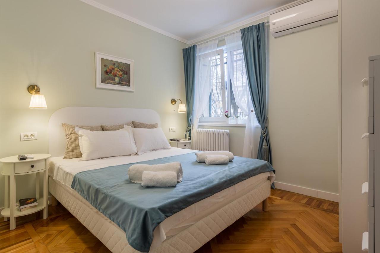 Central Stylish & Cozy One Bedroom Apartment - Adela Accommodation - Ideal For Long Stays Bucarest Extérieur photo